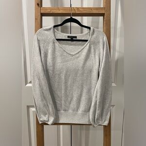 Banana Republic Women’s Sweater Gray Cinched Sleeves Small